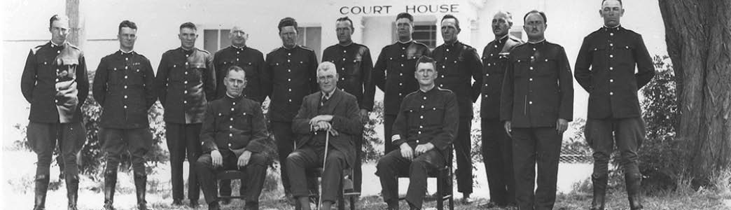 ACT Pollice officers in uniform from 100 years ago